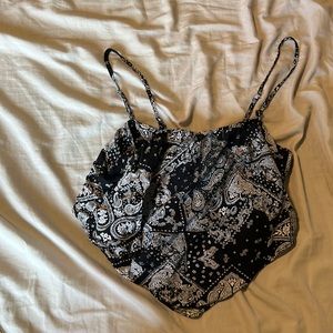 bandana crop tank w twist in back